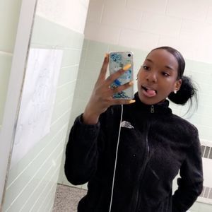 Meet your Posher, Cyniah